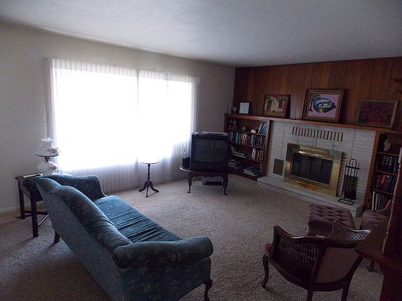 3rd image of 664 Holley St
