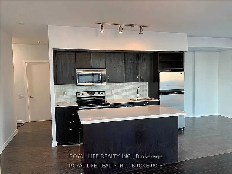 103 The Queensway #1204 — Photo 16