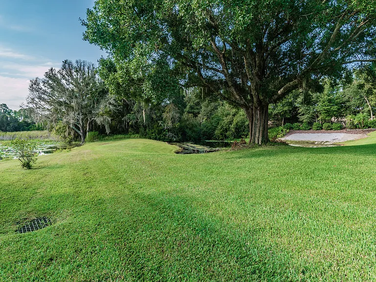 1107 Oxbridge Dr — Photo 7