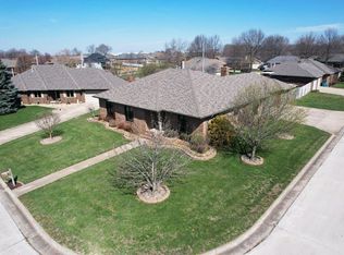 3461 W Broadmoor Ct, Springfield, MO 65807