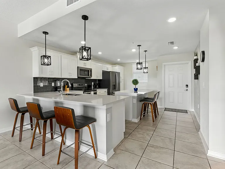 Paradox Cir — Photo 10