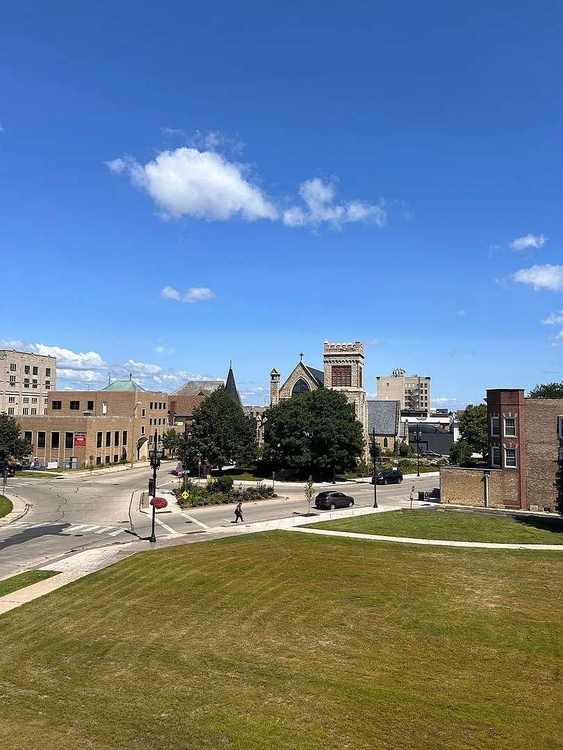 Library Park — Photo 1