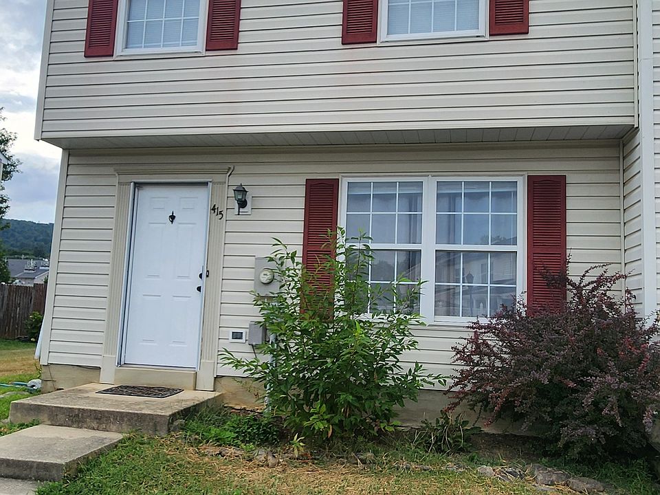 1st image of 415 Old Oak Pl