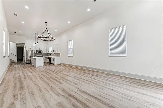 4 bed, 2.5 bath, 1850 sqft, $2,600 — Photo 2