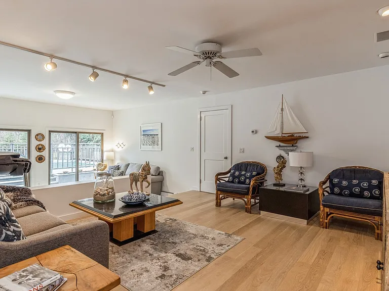 34 Rolling Hill Ct W — Photo 10