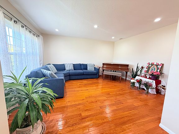 2nd image of 2030 Martina Ave