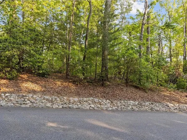 5 Rhone Valley Ln, Travelers Rest, SC 29690