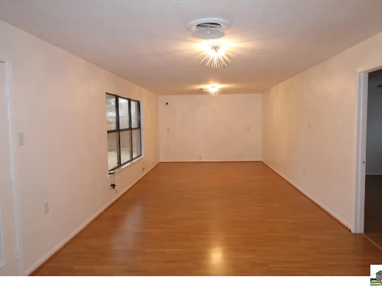 204 Oak St — Photo 15