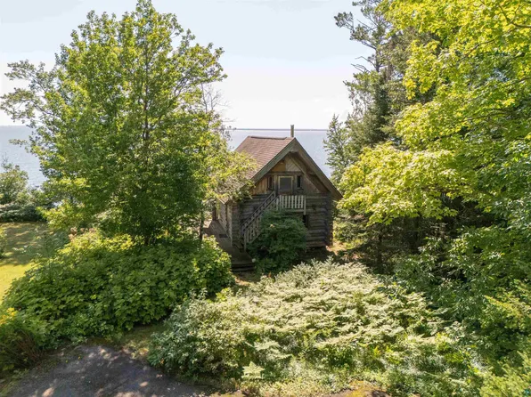 910 Superior Ave, Washburn, WI 54891