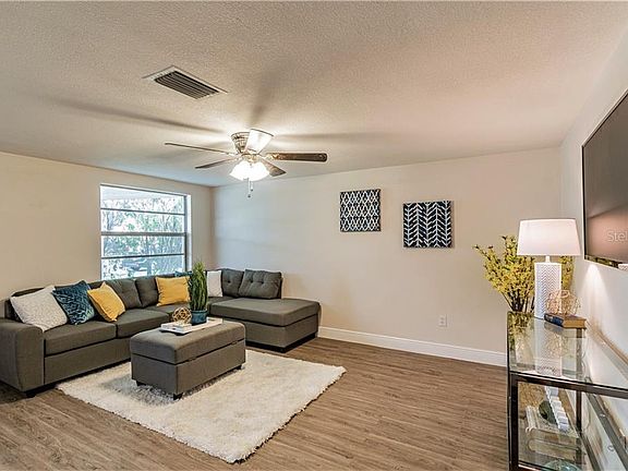 4th image of 3830 Baden Dr
