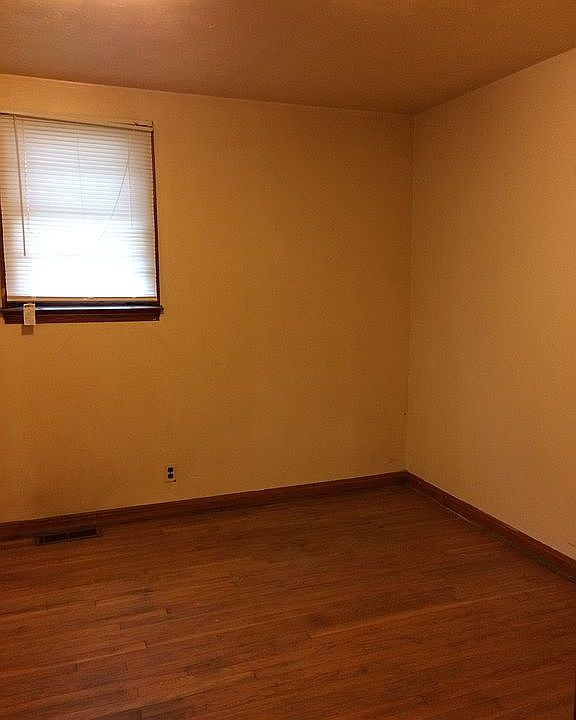 2nd image of 1817 Chestnut St