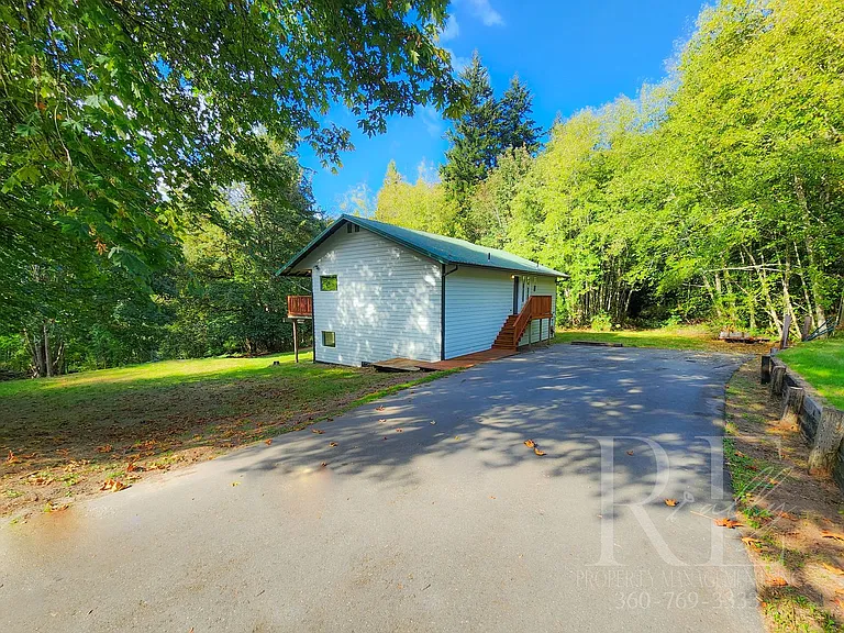 1928 NE Sipes Ln — Photo 33