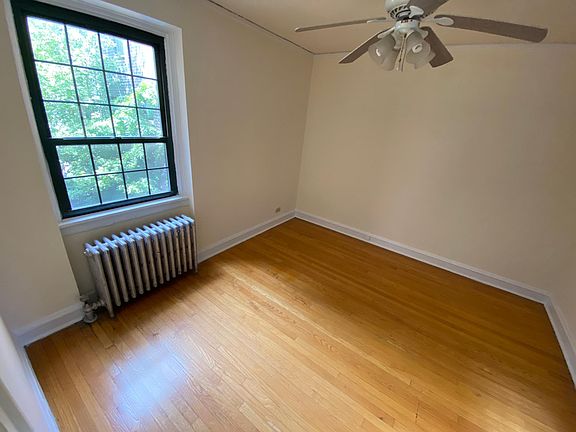 2nd image of 902 Hinman Ave #2D