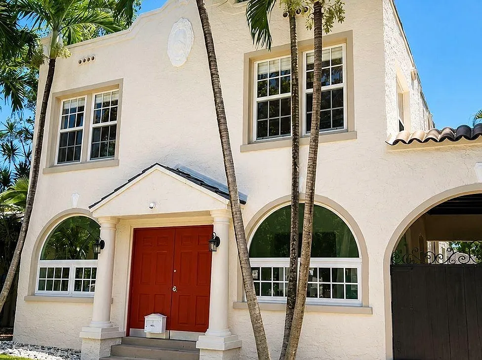 4 bed, 3.5 bath, 2192 sqft, $11,500 — Photo 2