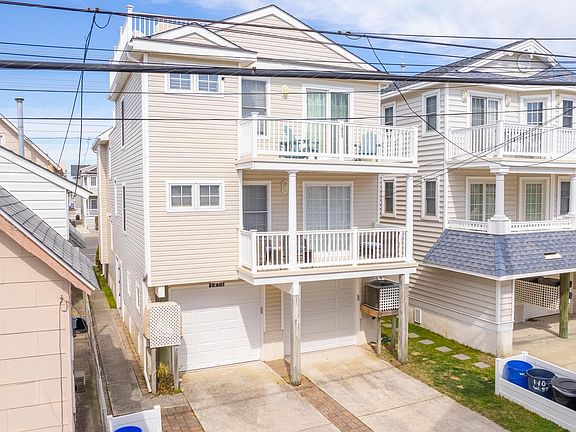 2nd image of 1409 West Ave #1409