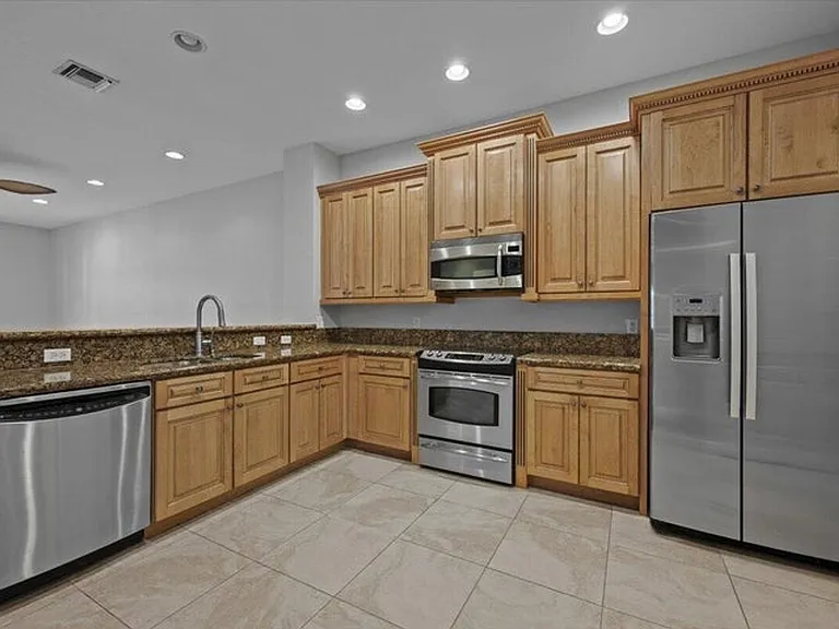 4902 Vine Cliff Way E — Photo 1