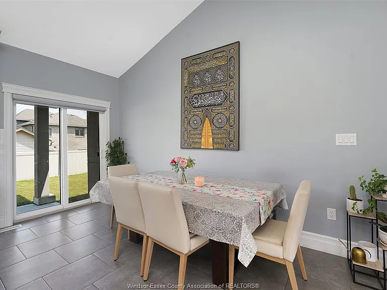 1390 Barkley Ave — Photo 11