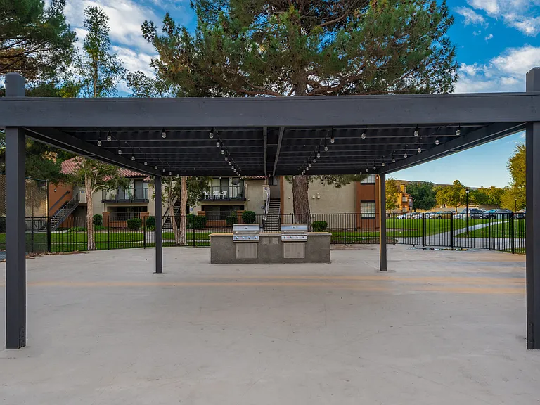 Acacia Park Apartments — Photo 8