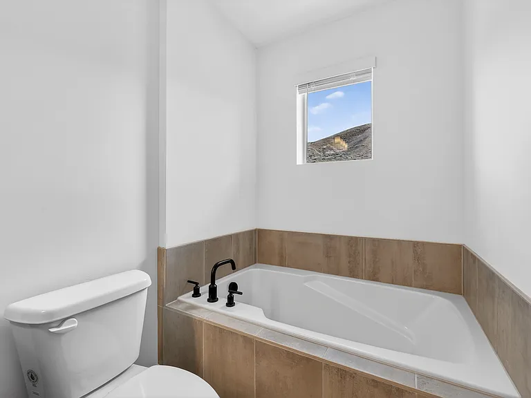 2209 W Swift Fox Dr — Photo 18