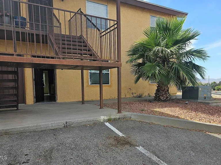 592 Bartlett Dr #301 — Photo 1
