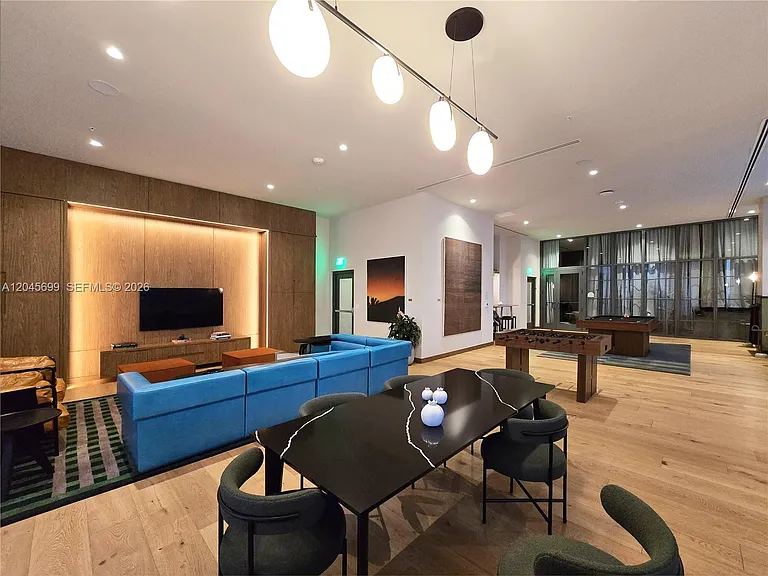 11 NE 6th St #2102 — Photo 27