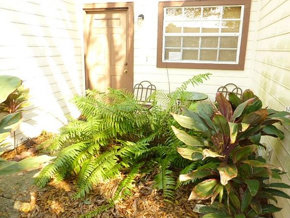 2nd image of 947 Alicante Ave