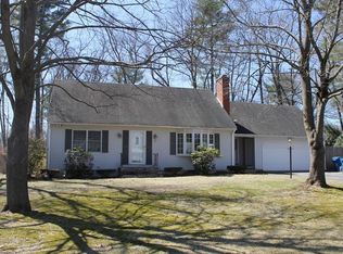 28 Brookside Dr, West Springfield, MA 01089