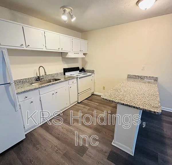 605 W Ocean View Ave #11 — Photo 4