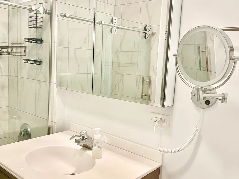 907 W Sheridan Rd #3 — Photo 12