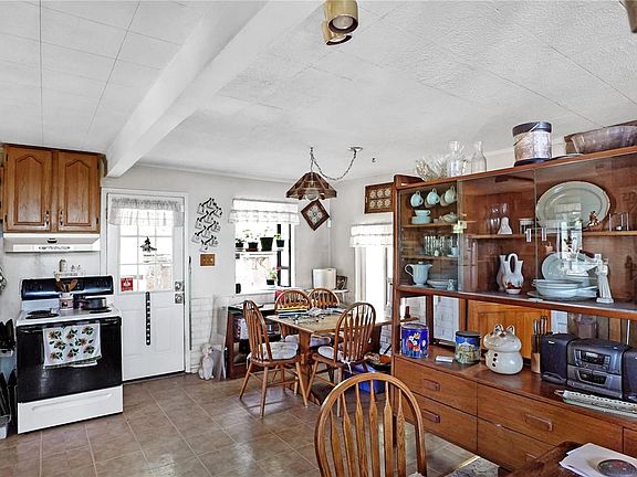 4th image of 224 Brook Road