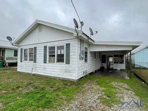 913 Lafourche St, Lockport, LA 70374