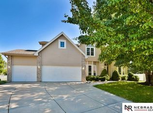 17718 Dorcas Cir, Omaha, NE 68130
