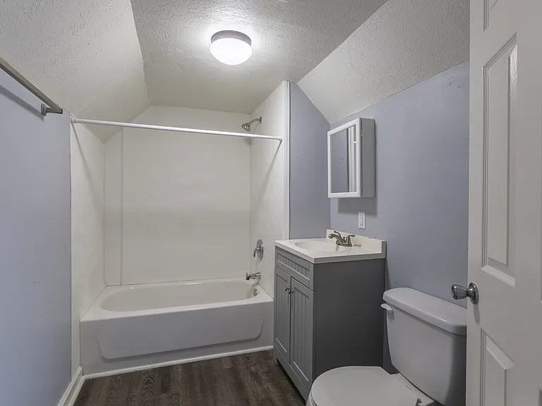 1147 Park Ave — Photo 44