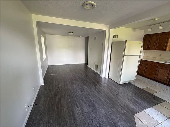 5th image of 1023 Burleigh Ave