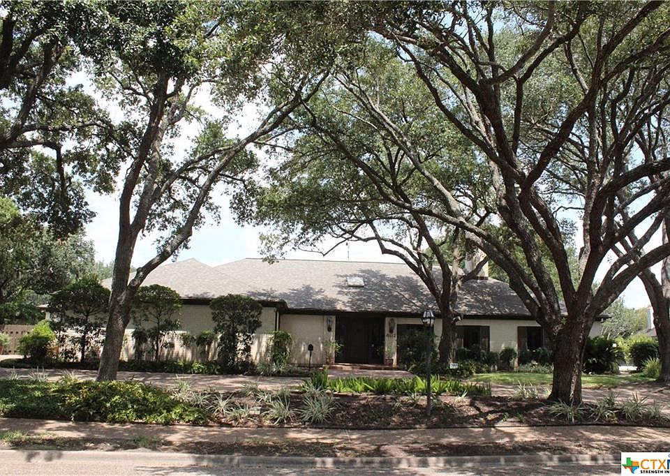 2nd image of 6112 Country Club Dr