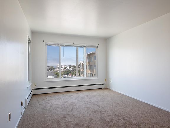 2nd image of 10 Lupine Ave APT 11