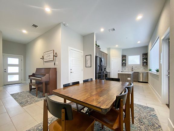 5th image of 1618 W Lawndale Dr