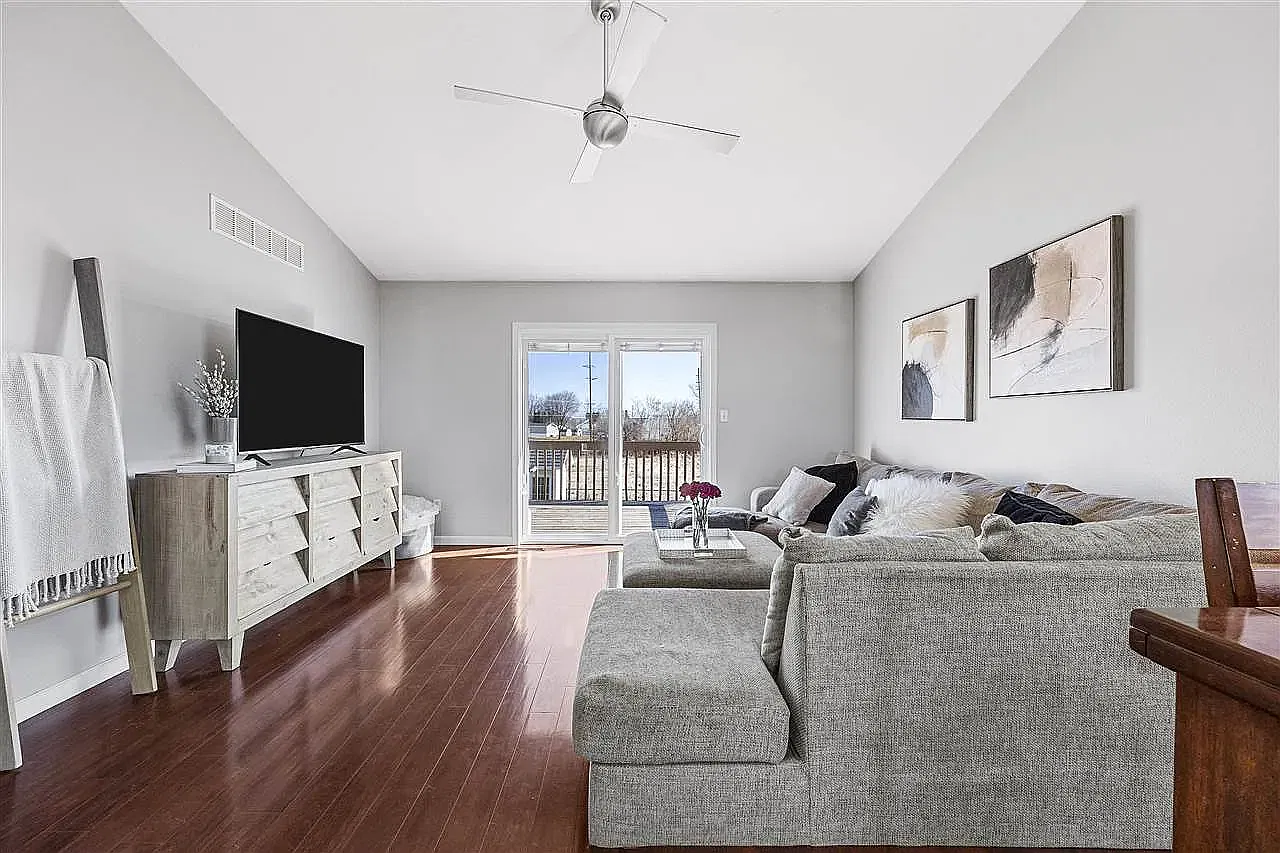 1968 Hannah Jo Ct — Photo 4