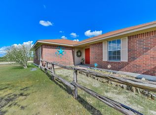 2865 Stagecoach Rd, Seguin, TX 78155
