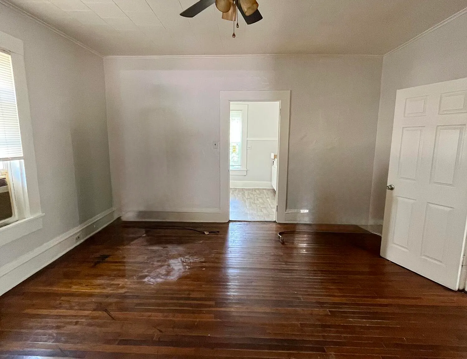 2 bed, 1.0 bath, $800 — Photo 3