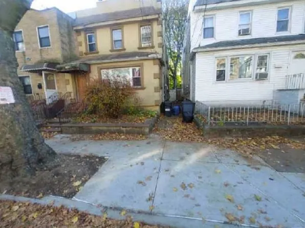 8530 101st St, Richmond Hill, NY 11418