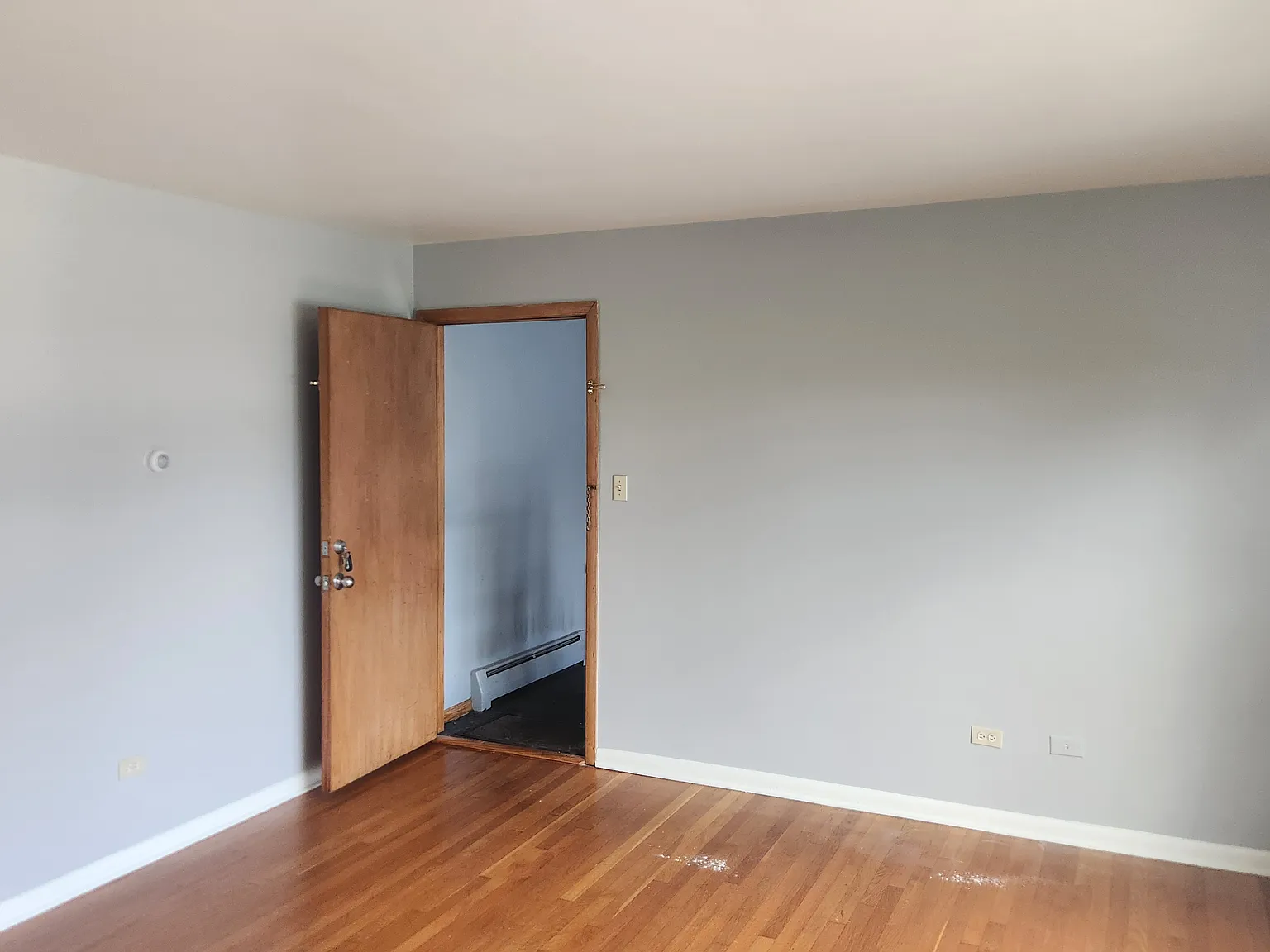2 bed, 950 sqft, $1,650 — Photo 2