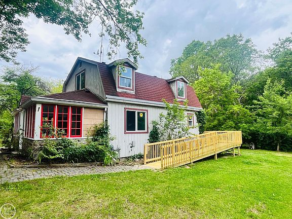 4th image of 7295 Elmwood Rd