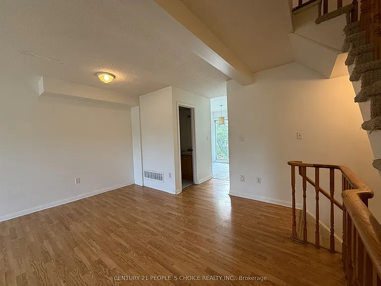 80 Acorn Pl #182 — Photo 2