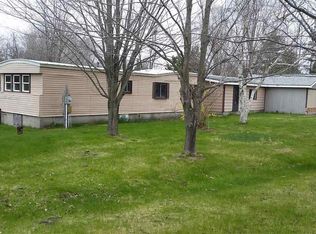 1442 Grace Rd, Frankfort, MI 49635