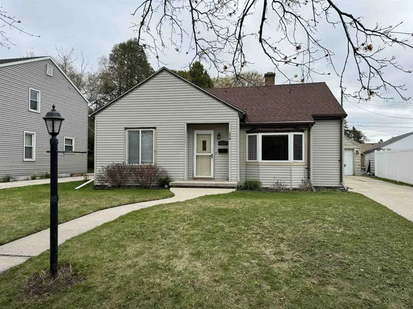 1514 Menasha Ave, Manitowoc, WI 54220