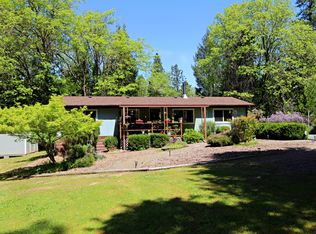 376 Ruby Dr, Grants Pass, OR 97527