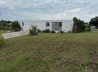 1053 Lantern Ln, Okeechobee, FL 34974