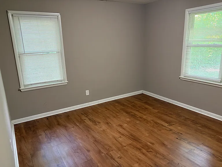 3293 Ashland St — Photo 9