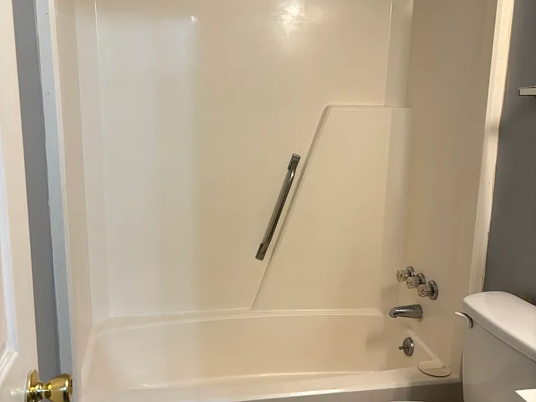 415 Cambridge Cir #E7 — Photo 1